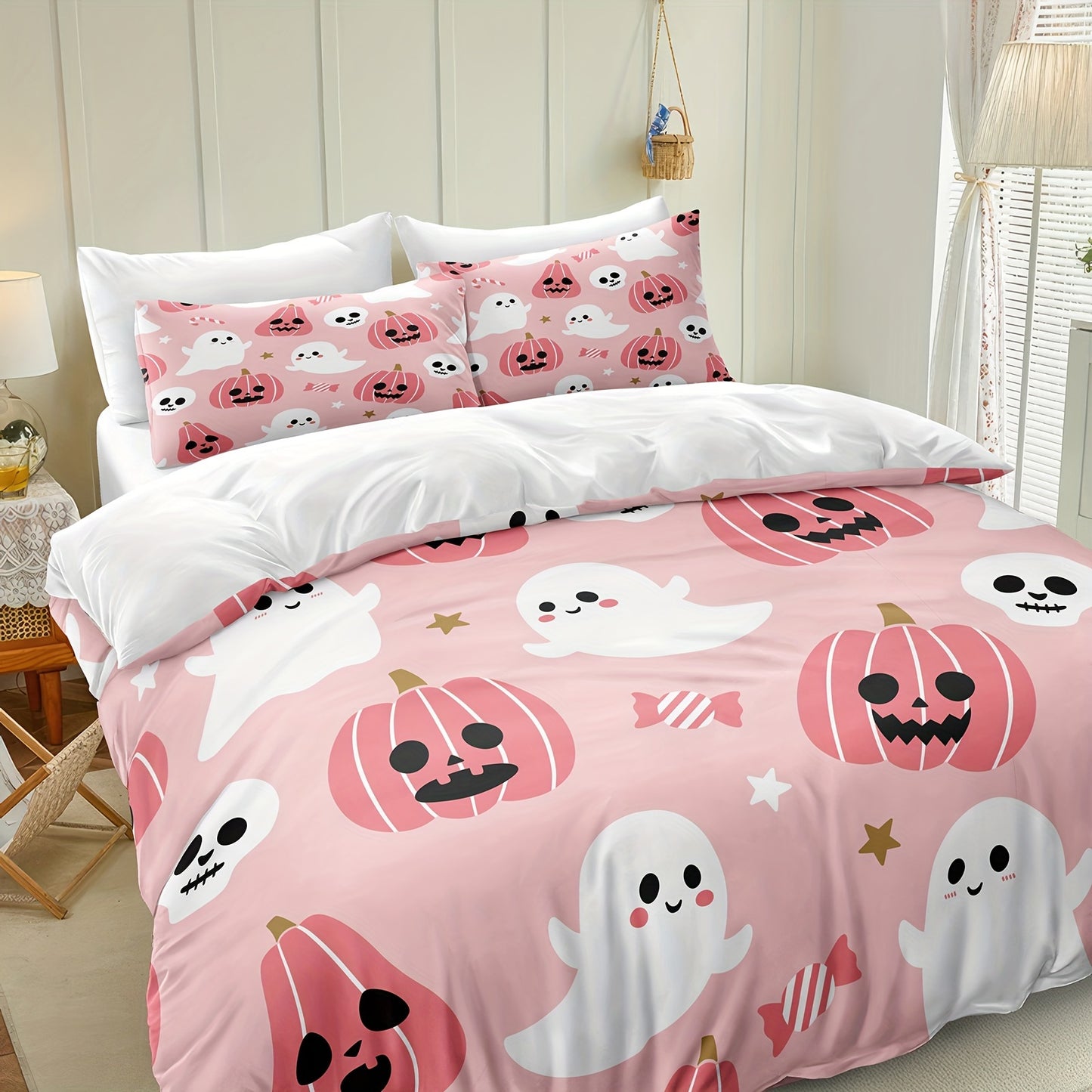 Halloween & Ghost Themed Duvet Cover Set, 3 Piece - 100% Polyester Lightweight Sanded Fabric, All-Season Digital Printed Bedding with Zipper Closure - Includes 1 Duvet Cover and 2 Pillowcases, Machine Washable, No Duvet Insert