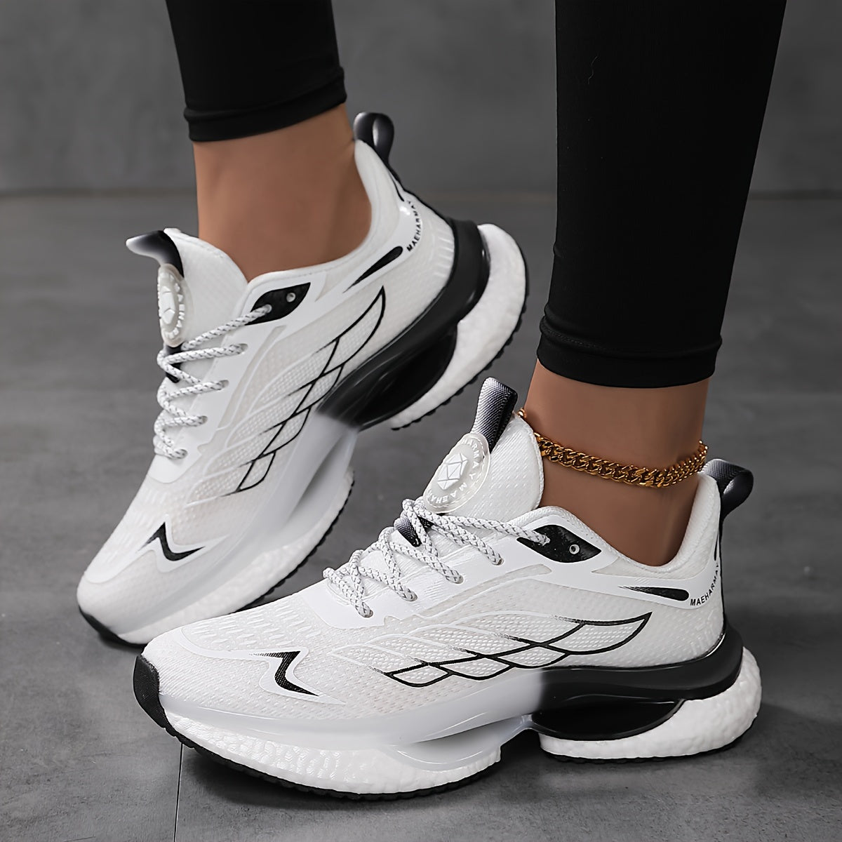 Lightweight Mesh Low Top Round Toe Sports Shoes - Breathable, Comfortable, and Casual Lace Up Sneakers for Outdoor Activities - Spring All-Season Wear