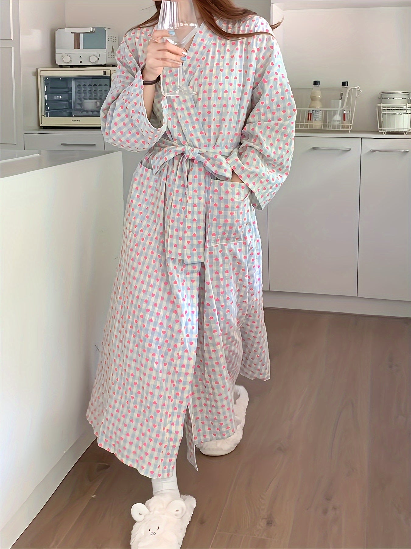 Elegant Heart Plaid V-Neck Chic Robe - Soft Polyester & Spandex Blend, Long Sleeve Mid-Length Sleepwear with Collar Styling, Woven Lightweight Nightgown & Sleepshirt for Women's Spring/Summer/Fall Comfort - Perfect for Lounging and Relaxation