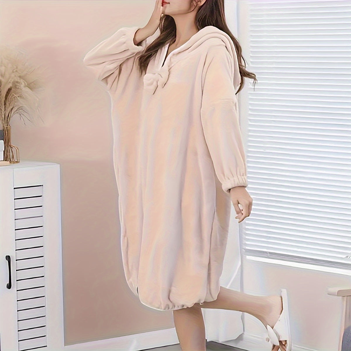 Ultra-Soft Coral Fleece Hooded Bathrobe for Women - Thick, Absorbent, and Warm Long Sleeve Robe with Pockets - Perfect for Autumn & Winter