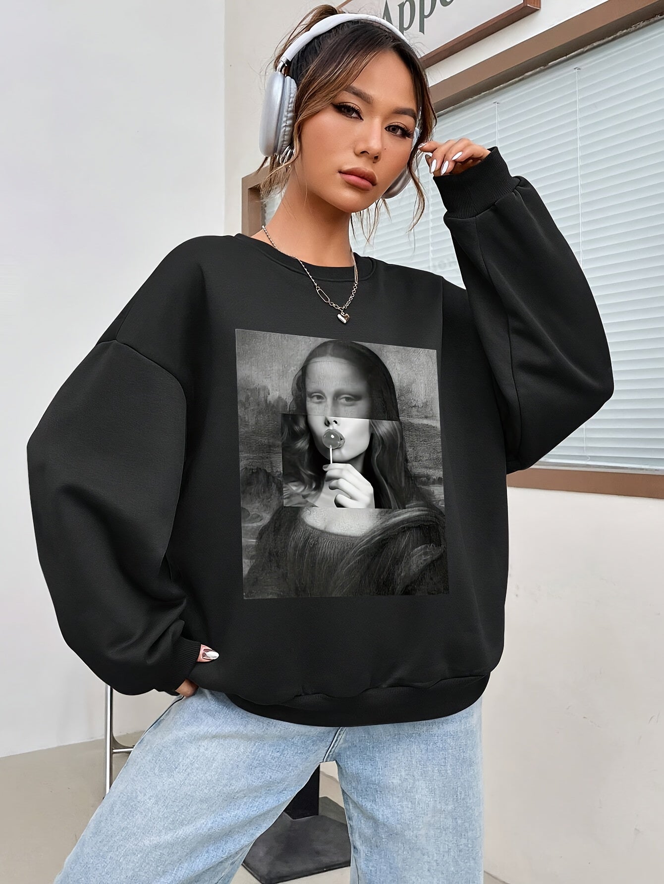 Women's Casual Crew Neck Plush Sweatshirt, Long Sleeve Sporty Pullover, Fall/Winter Fashion Outerwear