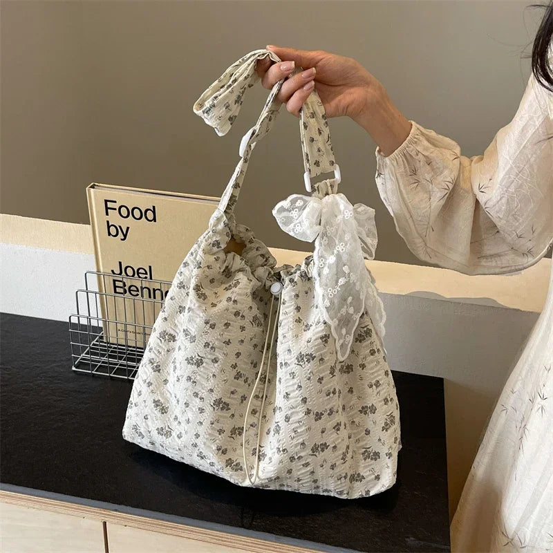 eybag White Floral Bucket Bag Tote: Perfect for Students and Trendsetters