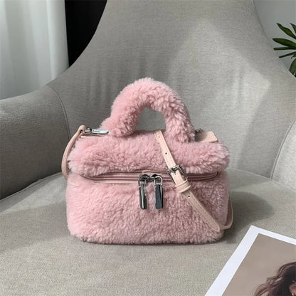 eybag Soft Plush Women's Designer Handbag Luxury Fluffy Shoulder Crossbody Bag Winter Faux Fur Bags for Women Small Warm Flap Purses