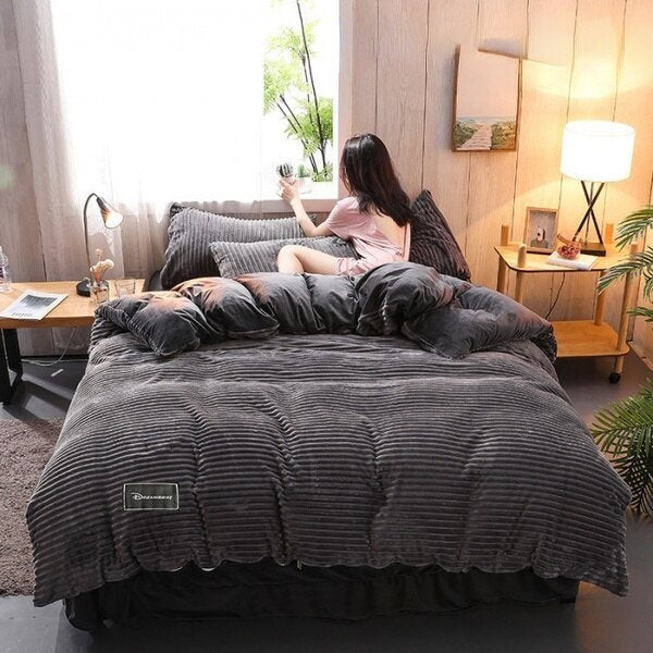 Cozy apartment aesthetic hot sale new Solid Color Velvet Duvet Cover for Household Winter Warmth Thick Bedding Set Double Quilt Cover Twin Queen King Duvet Cover