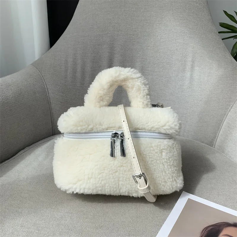 eybag Soft Plush Women's Designer Handbag Luxury Fluffy Shoulder Crossbody Bag Winter Faux Fur Bags for Women Small Warm Flap Purses