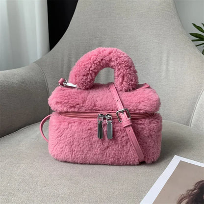 eybag Soft Plush Women's Designer Handbag Luxury Fluffy Shoulder Crossbody Bag Winter Faux Fur Bags for Women Small Warm Flap Purses