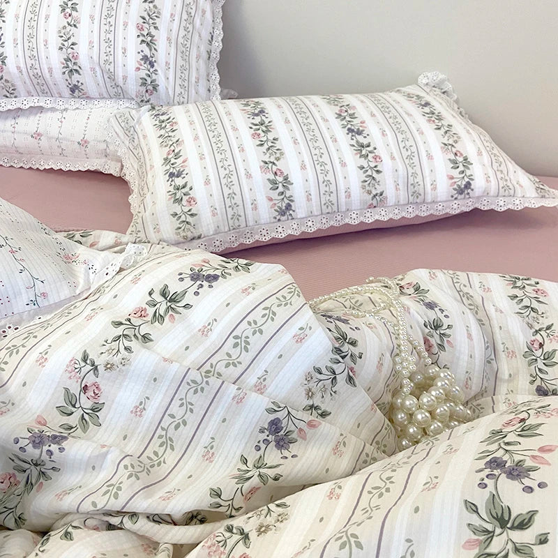 -Vintage Countryside Floral Lace Ruffles Duvet Cover Set, Pillowcases with Bed Sheet, Fitted Sheet, Girls Bedding Set