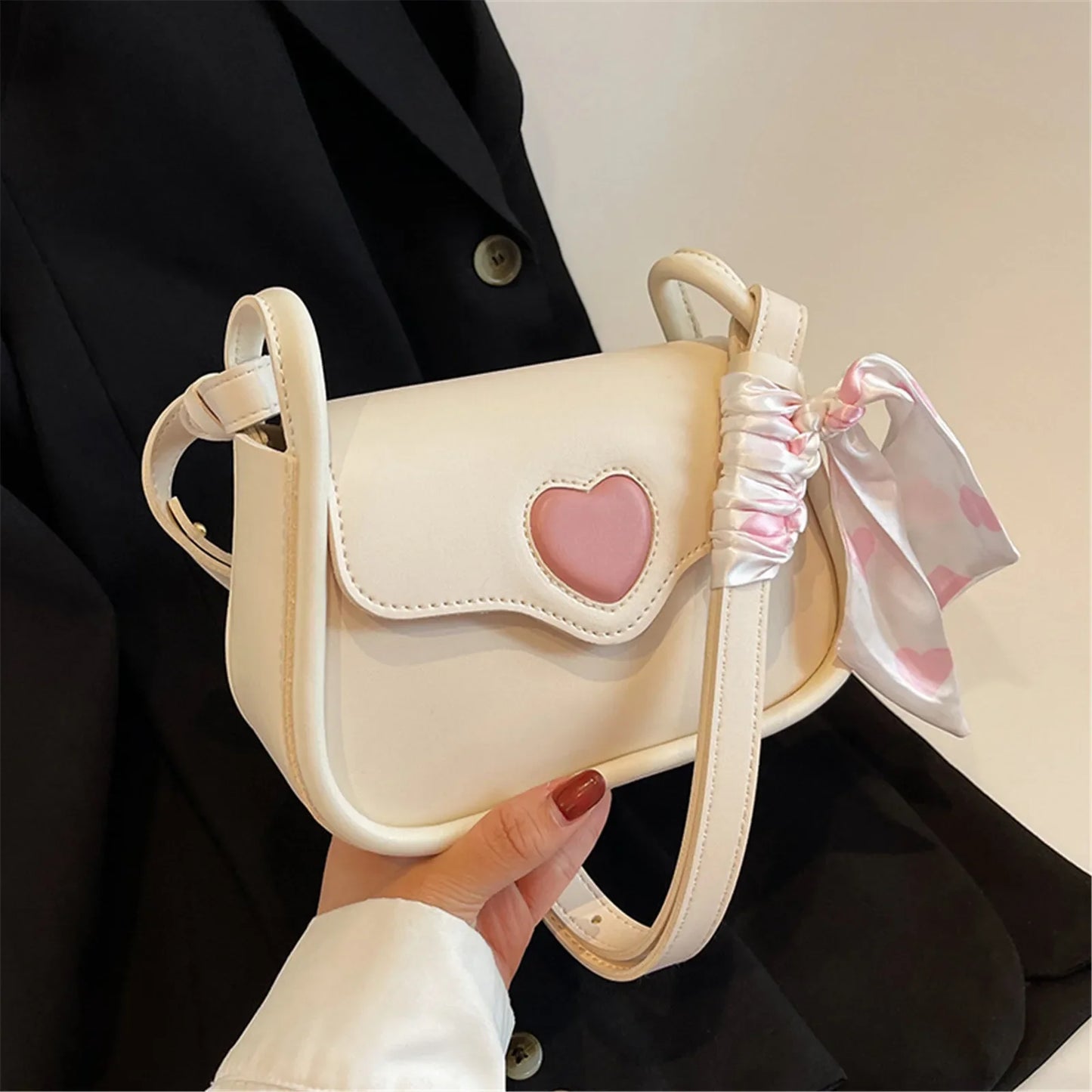 Waterproof,Lightweight,Business Casual Women's Mini Shoulder Bag With Pendant Solid Heart Clasp Lock Pebbled Women's Bag For Teen Girls Women College Students