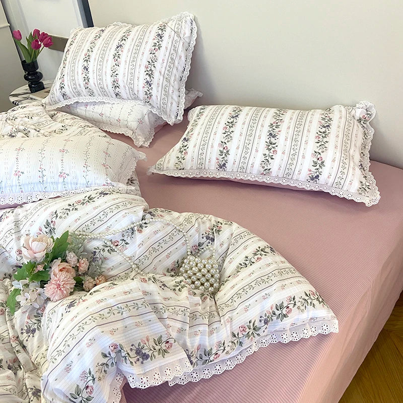 -Vintage Countryside Floral Lace Ruffles Duvet Cover Set, Pillowcases with Bed Sheet, Fitted Sheet, Girls Bedding Set