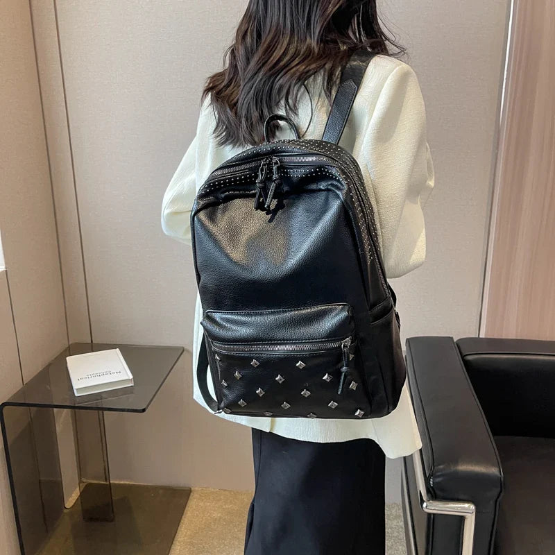 eybag New Rock Style Women Backpack Big Capacity Fashion Bags for Girls High Quality Rivet Design Bagpack Mochila Feminina