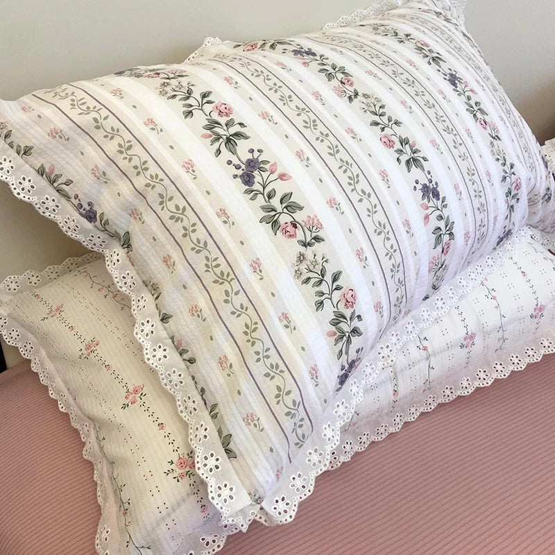 -Vintage Countryside Floral Lace Ruffles Duvet Cover Set, Pillowcases with Bed Sheet, Fitted Sheet, Girls Bedding Set