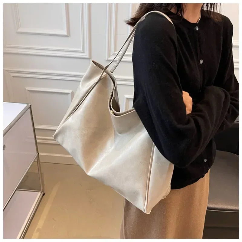 eybag Chic and Versatile Shoulder Tote: Perfect for Minimalistic Style