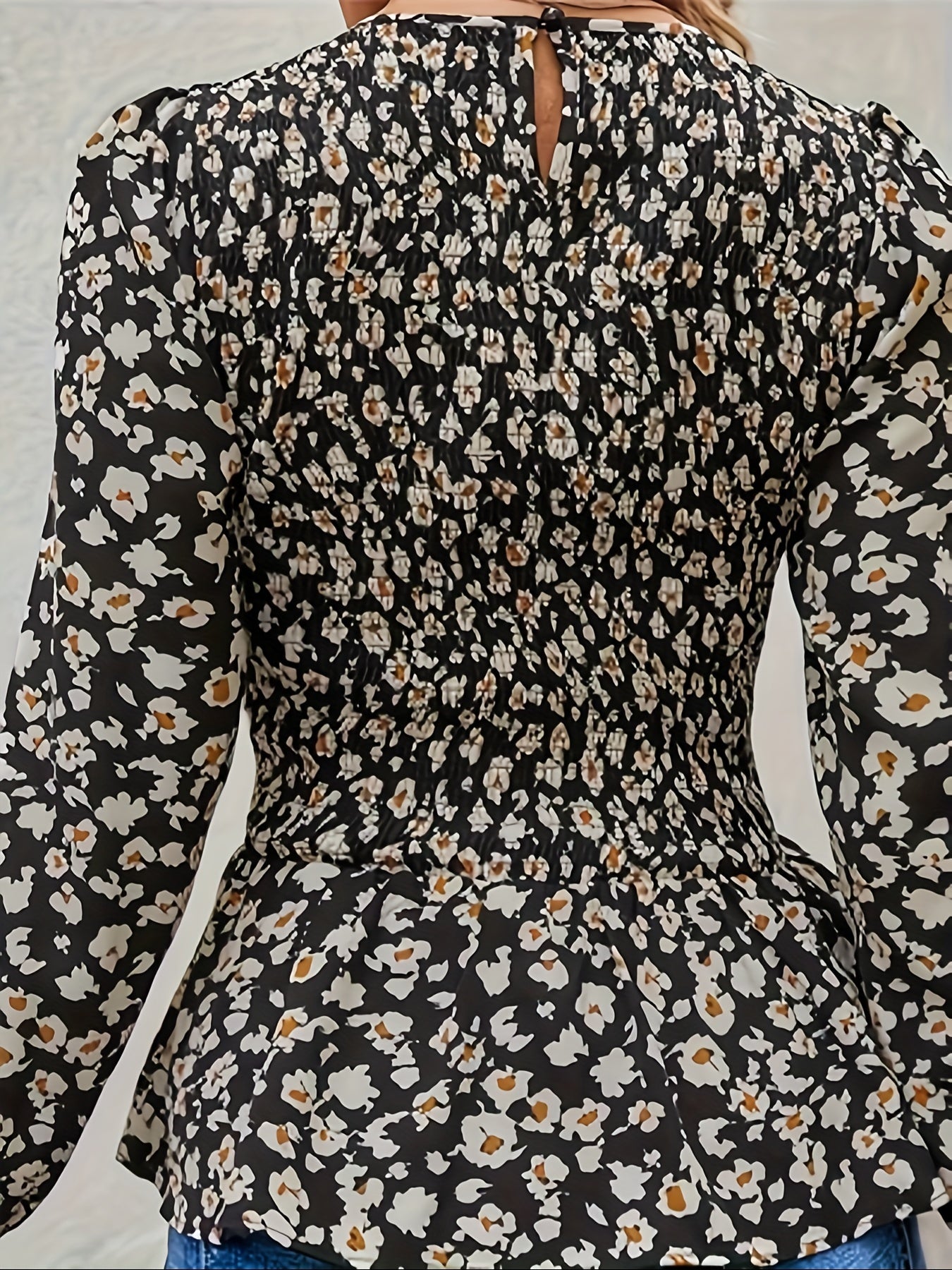 Charming Floral Print Blouse with Flowy Ruffles - Long Sleeve, Shirred for Elegance - Perfect for Spring & Fall - A Must-Have for Fashionable Womens Wardrobe