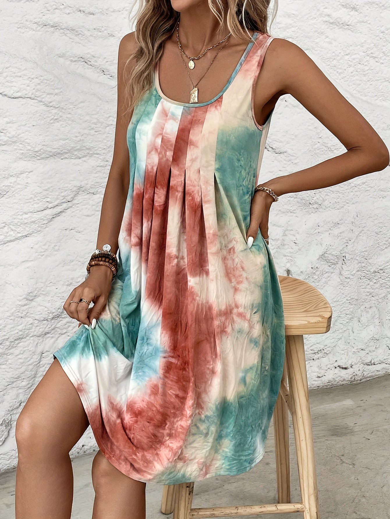 Vibrant Geometric Tie Dye Fitted Dress - Elegant Crew Neck, Sleeveless, Micro Elastic Polyester, Random Printing, Perfect for Spring and Summer - Womens Casual Loose Dress for Adult