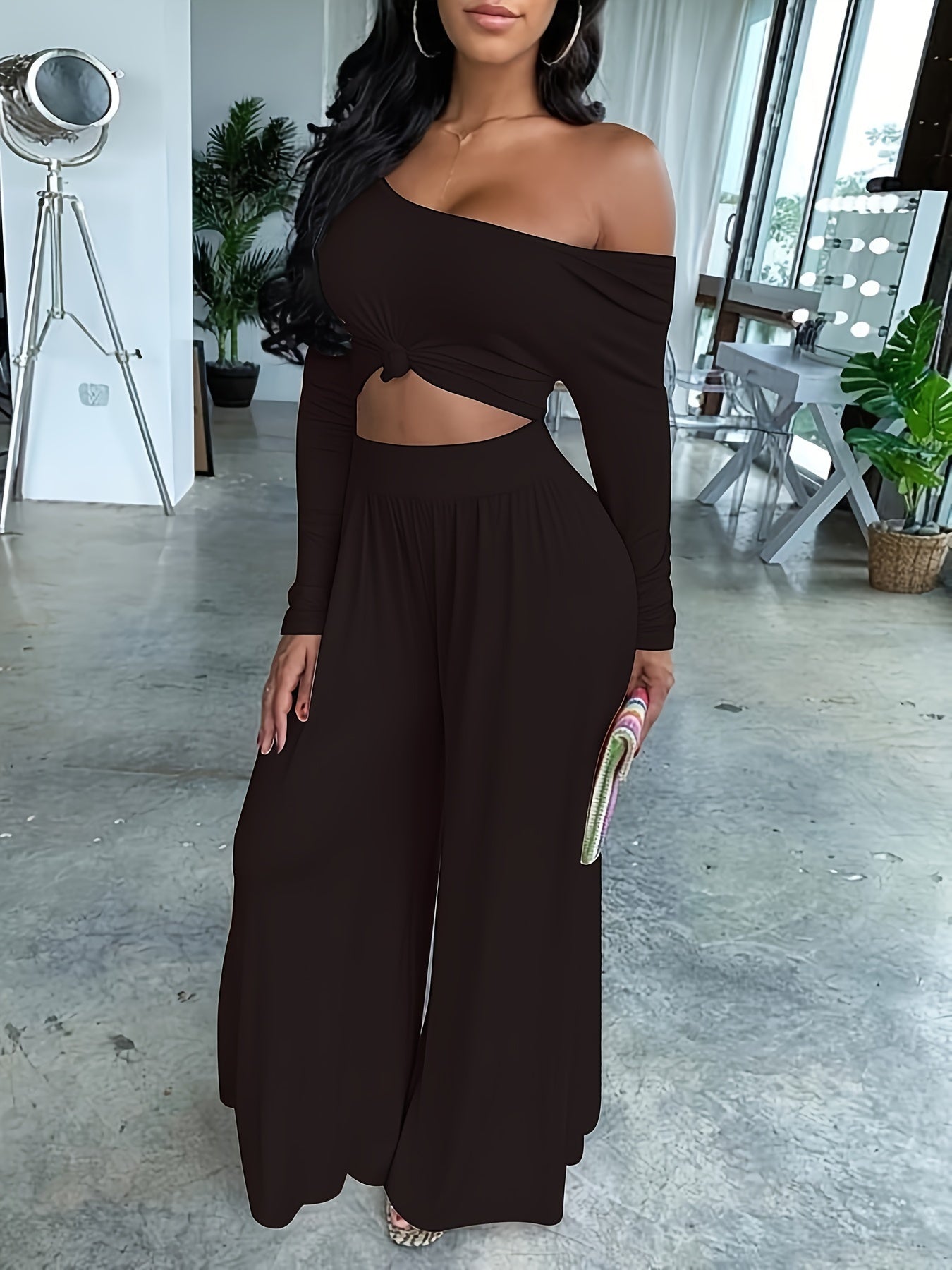 All-Season Chic Women's Leisure Set: Durable Wide-Leg Pants & Comfy Crop Top in Solid Color, Perfect for Vacation & Beyond